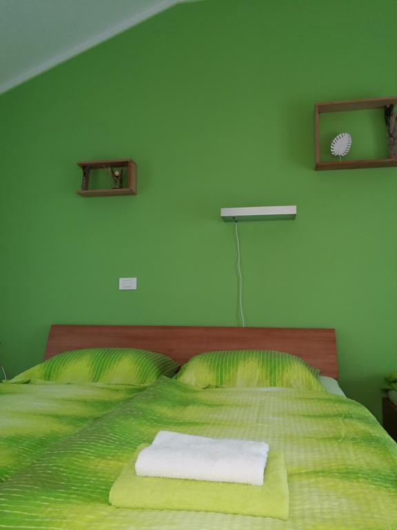 Hisa Kranjc Apartment โคบาริด ภายนอก รูปภาพ