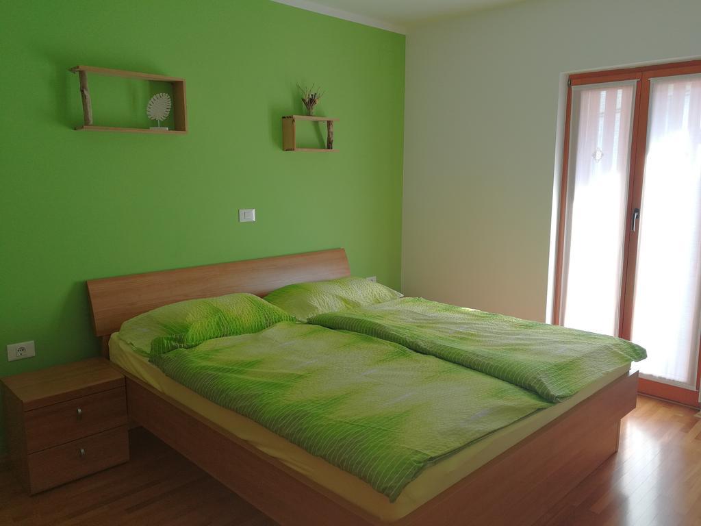 Hisa Kranjc Apartment โคบาริด ภายนอก รูปภาพ