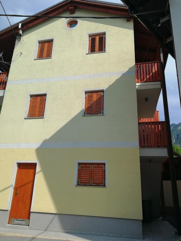 Hisa Kranjc Apartment โคบาริด ภายนอก รูปภาพ